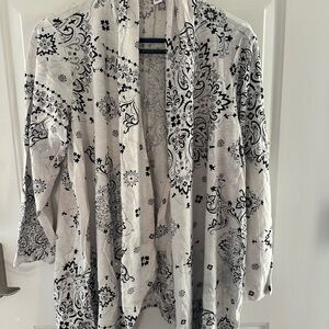 Elegant Black and White Patterned Women's Cardigan